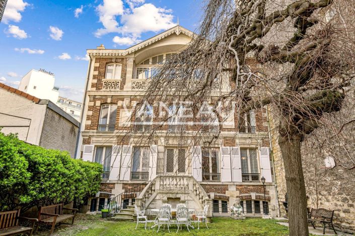 Image No.1-5 Bed House for sale