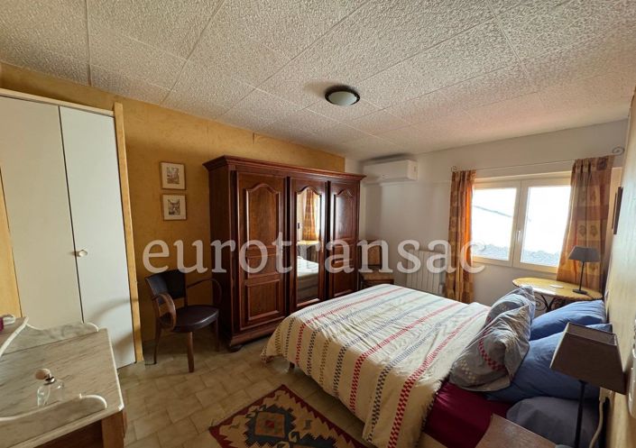 Image No.11-2 Bed House for sale