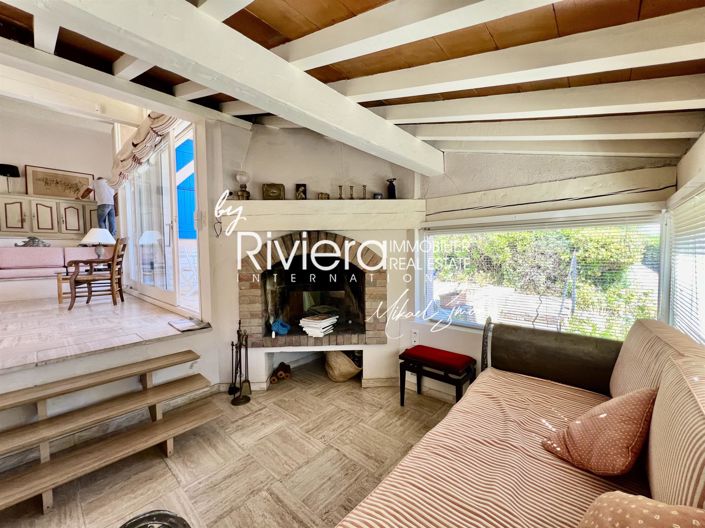 Image No.10-5 Bed House for sale