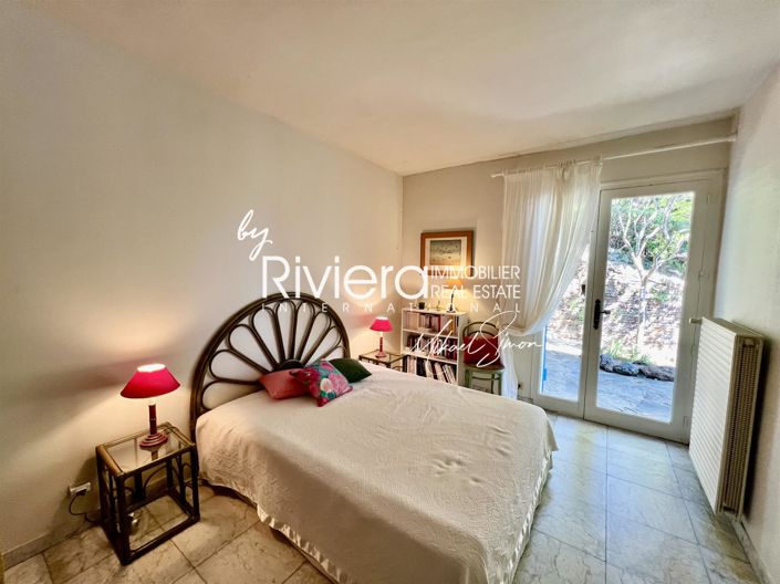 Image No.18-5 Bed House for sale