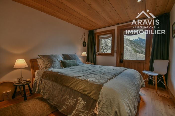 Image No.18-5 Bed House for sale