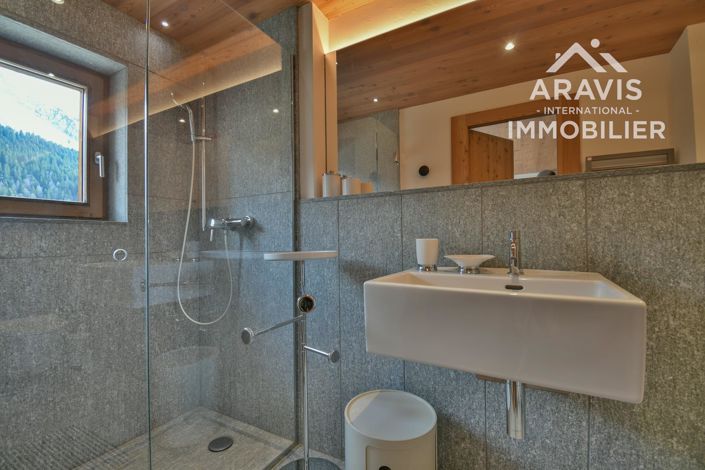 Image No.20-5 Bed House for sale