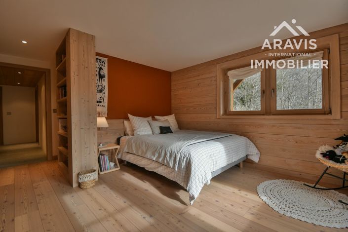 Image No.22-5 Bed House for sale