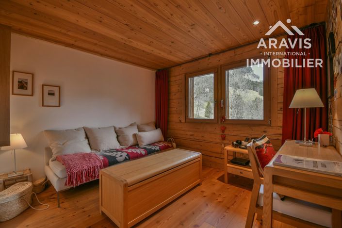 Image No.23-5 Bed House for sale