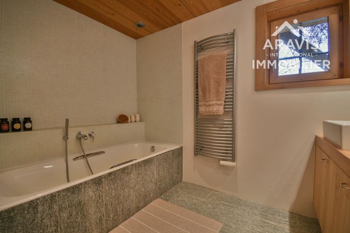 Image No.26-5 Bed House for sale