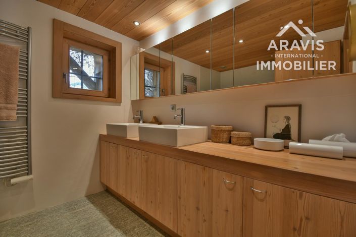 Image No.28-5 Bed House for sale