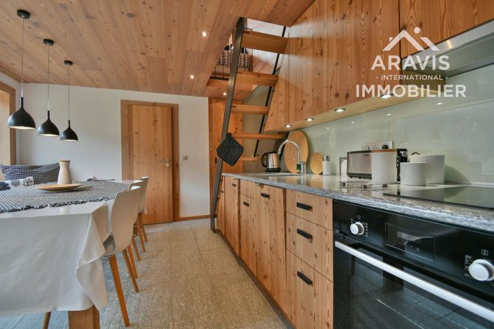 Image No.30-5 Bed House for sale