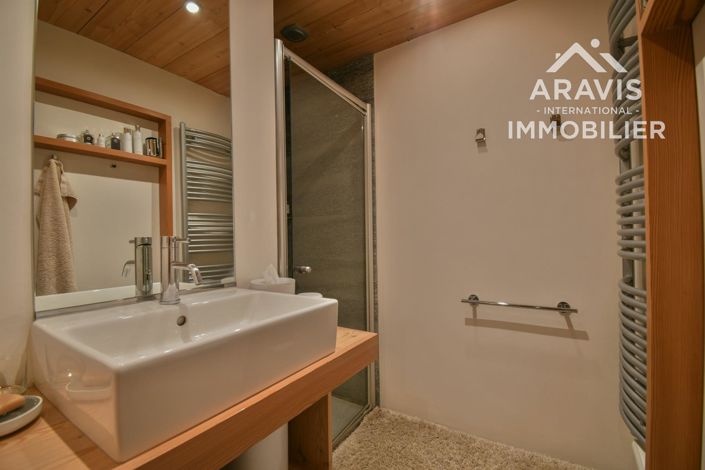 Image No.33-5 Bed House for sale