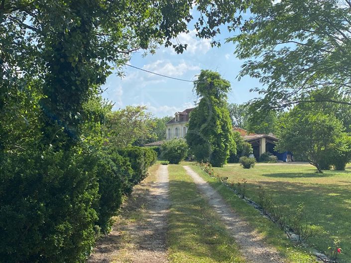 Image No.2-5 Bed House for sale