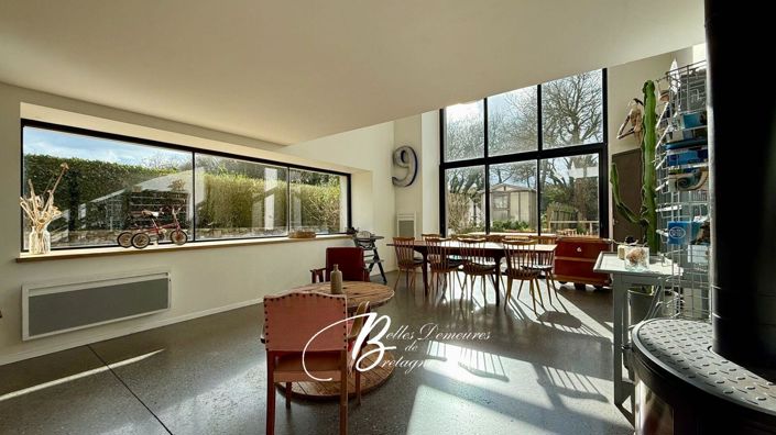 Image No.5-6 Bed House for sale