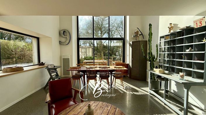 Image No.8-6 Bed House for sale