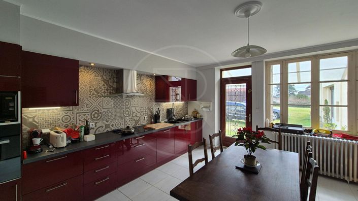 Image No.11-6 Bed House for sale