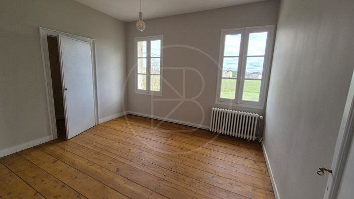 Image No.6-6 Bed House for sale