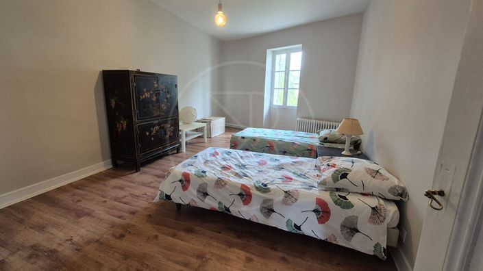 Image No.9-6 Bed House for sale