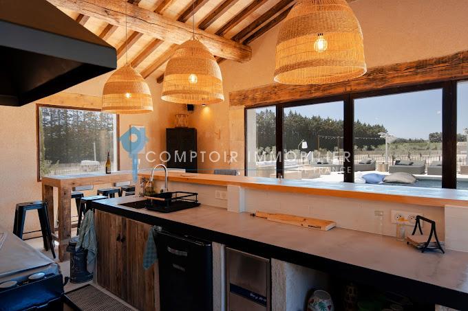 Image No.7-6 Bed House for sale