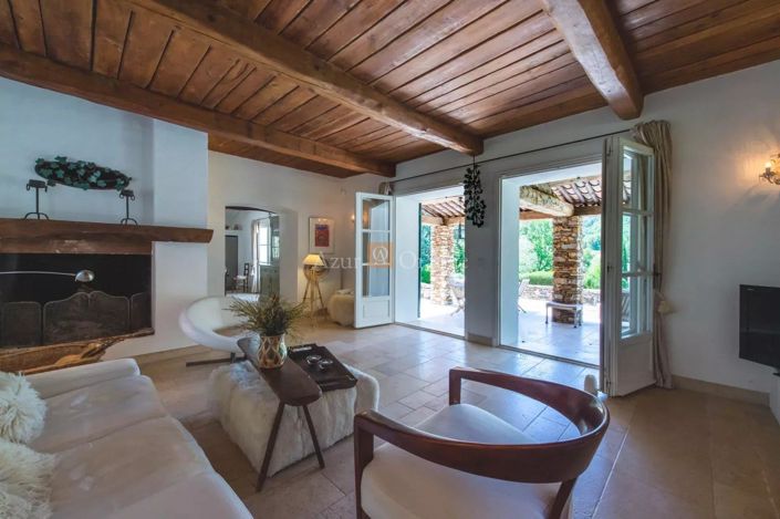Image No.1-6 Bed House for sale