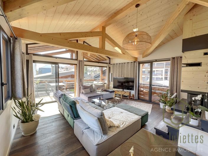 Image No.2-9 Bed House for sale