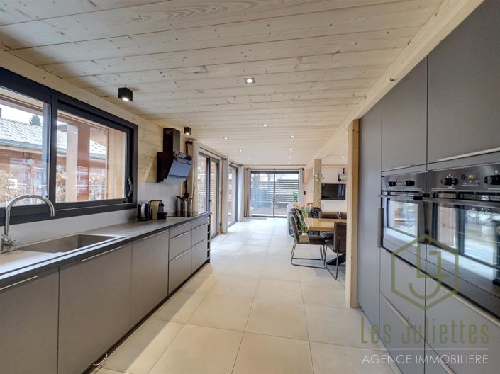 Image No.24-9 Bed House for sale