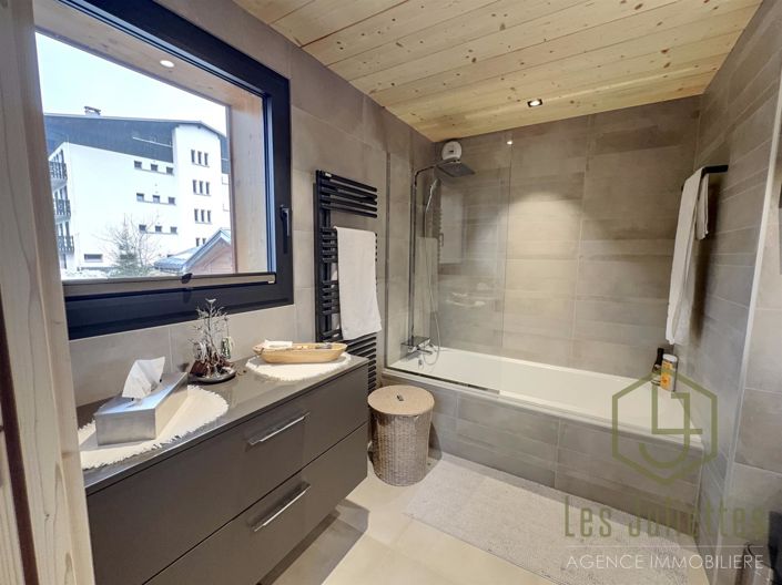 Image No.36-9 Bed House for sale