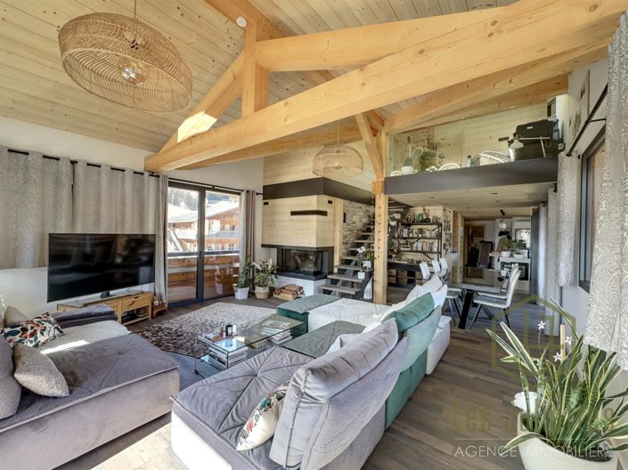 Image No.5-9 Bed House for sale