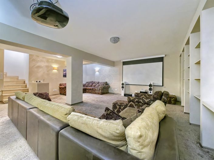 Image No.21-4 Bed House for sale