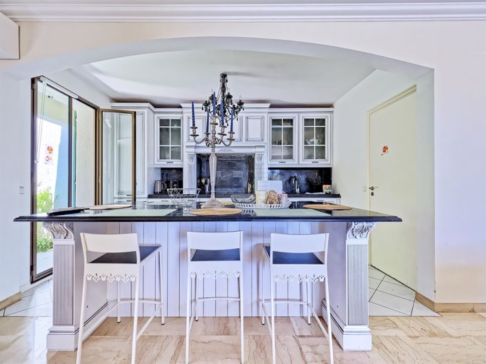 Image No.3-4 Bed House for sale