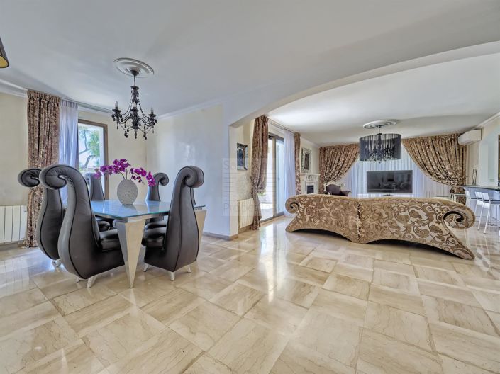 Image No.7-4 Bed House for sale