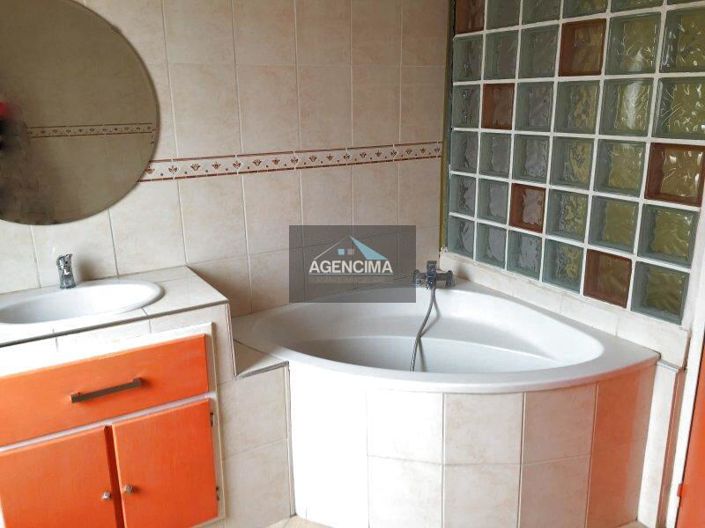 Image No.6-2 Bed House for sale