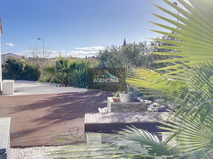 Image No.1-3 Bed House for sale