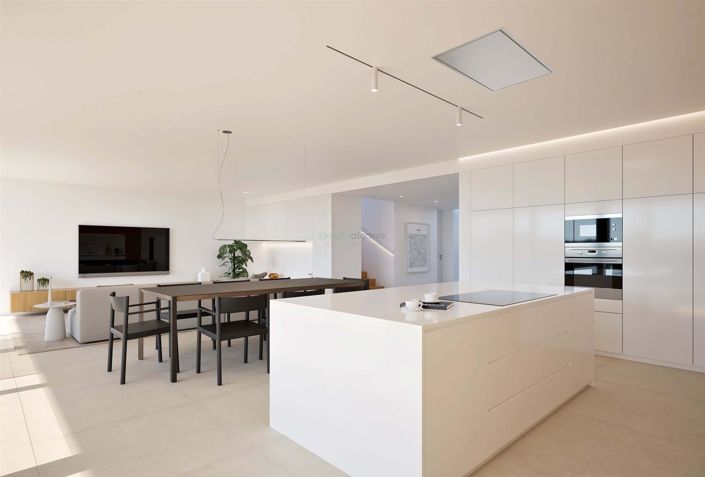 Image No.1-4 Bed House for sale