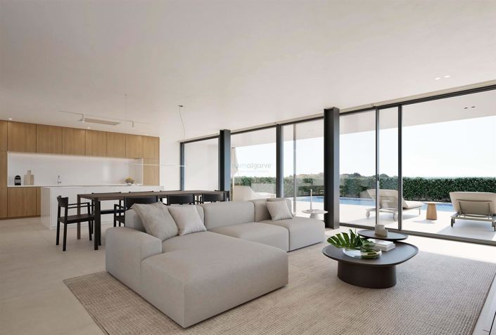 Image No.1-4 Bed House for sale