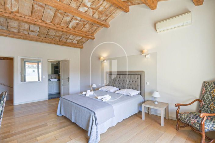 Image No.7-6 Bed House for sale