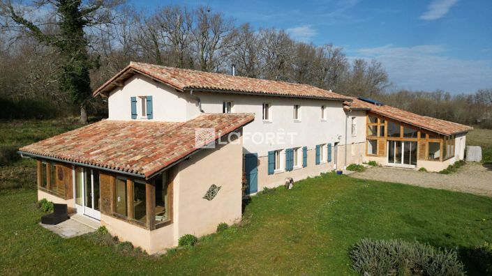 Image No.1-5 Bed Property for sale