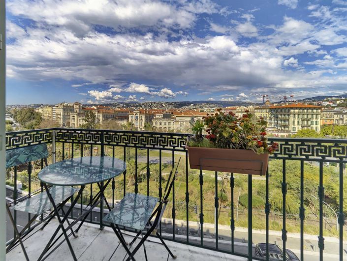 Image No.1-3 Bed Apartment for sale