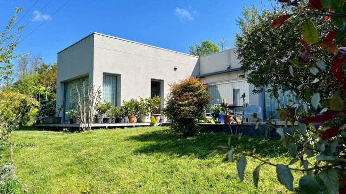 Image No.2-4 Bed House for sale