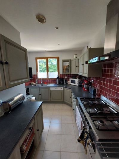 Image No.8-7 Bed House for sale