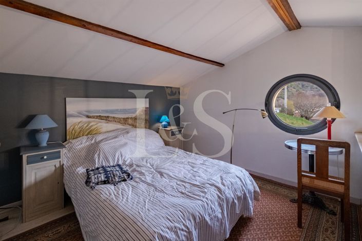 Image No.12-4 Bed House for sale