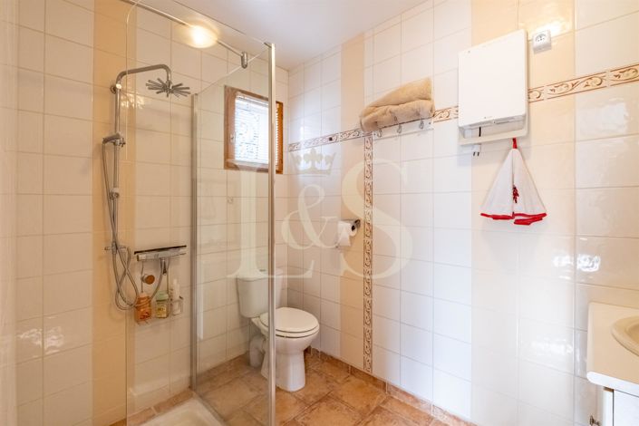 Image No.14-4 Bed House for sale