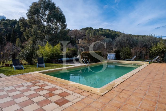 Image No.17-4 Bed House for sale