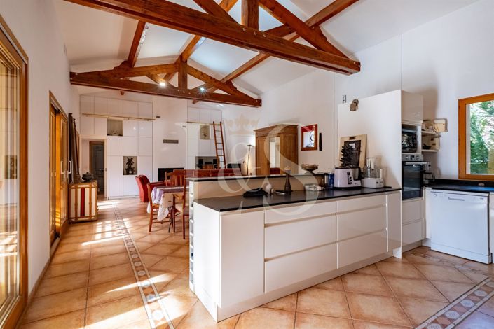 Image No.5-4 Bed House for sale