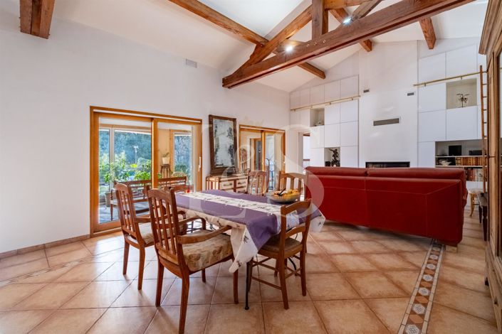 Image No.6-4 Bed House for sale