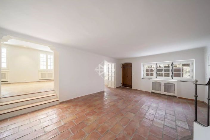 Image No.6-3 Bed House for sale