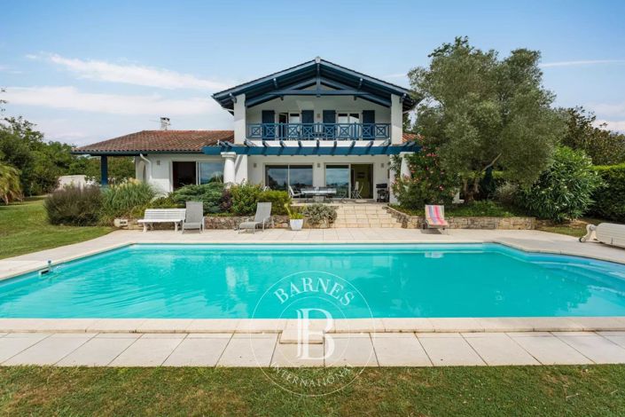 Image No.1-3 Bed House for sale