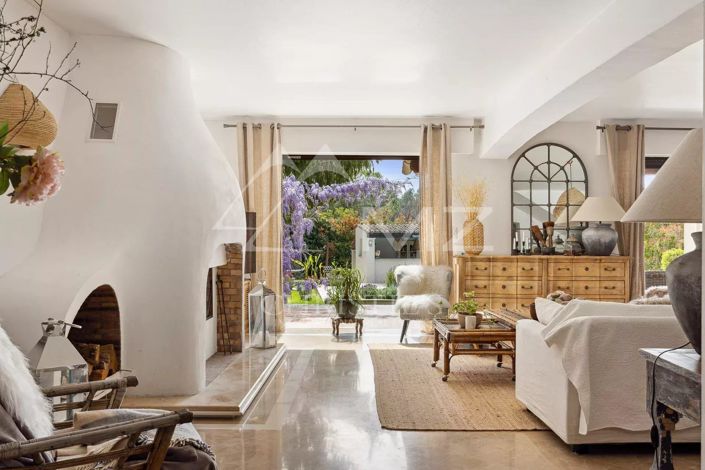 Image No.1-4 Bed House for sale