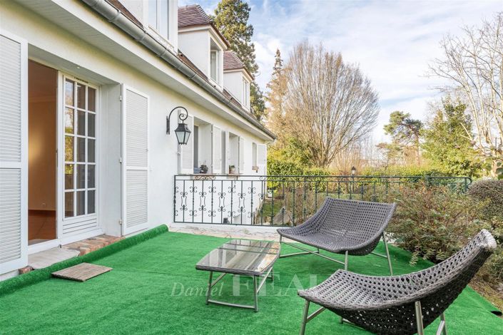 Image No.10-Maison de 6 chambres à vendre à Marnes-la-Coquette