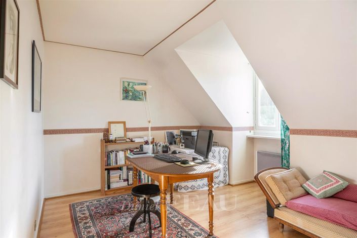 Image No.21-Maison de 6 chambres à vendre à Marnes-la-Coquette