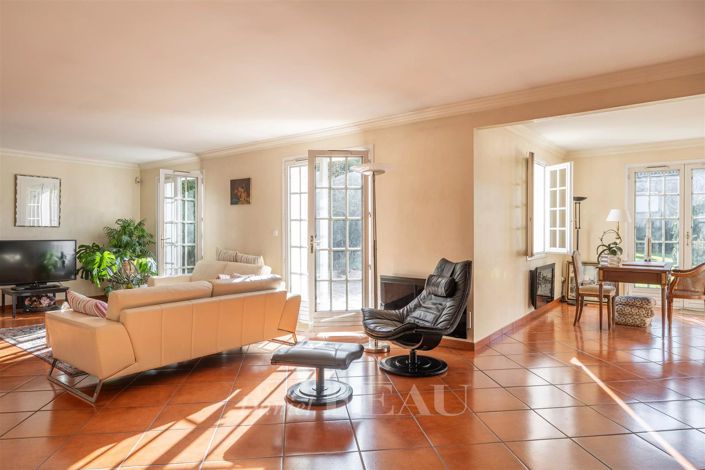 Image No.4-Maison de 6 chambres à vendre à Marnes-la-Coquette