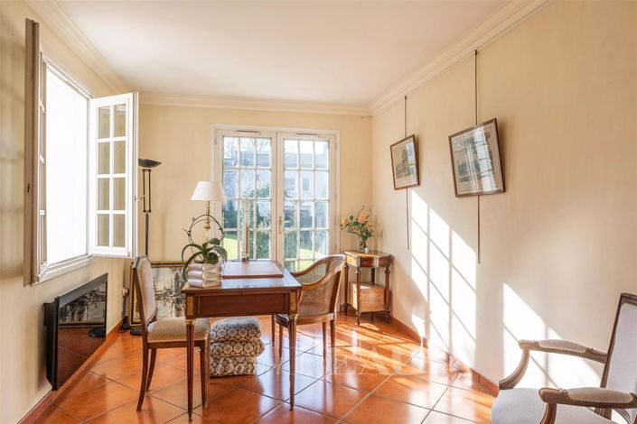 Image No.9-Maison de 6 chambres à vendre à Marnes-la-Coquette