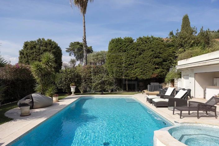 Image No.1-5 Bed House for sale