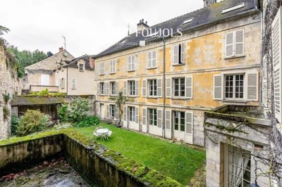 1 - Senlis, House